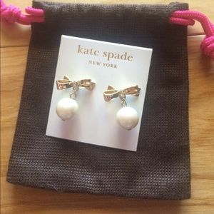 NWT Kate Spade bow/Pearl earrings Hold until Wed