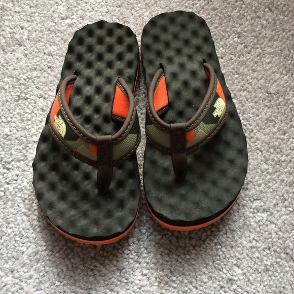 Kids North Face flip flops!