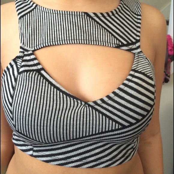 2bebe crop top