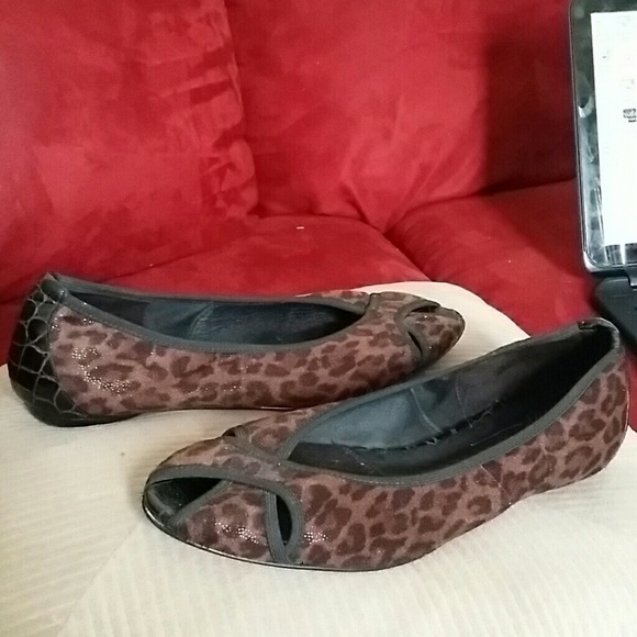 Donald J. Pliner Leopard print shoes