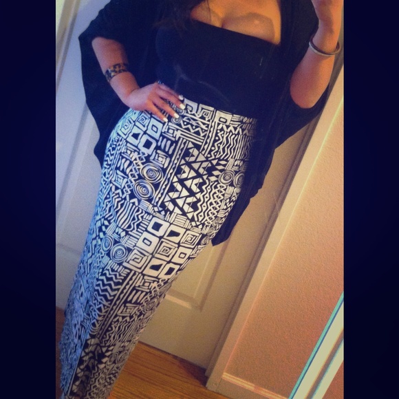 Highwaisted Tribal Maxi Skirt - Picture 1 of 3