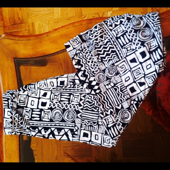 Highwaisted Tribal Maxi Skirt - Picture 3 of 3