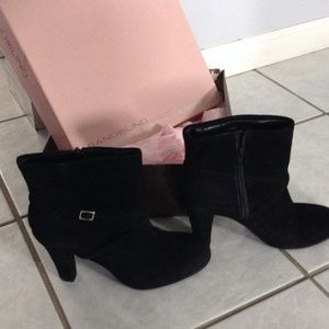 Bandolino short suede bootie