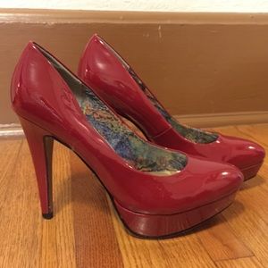 Brand new madden girl red patent platform heels