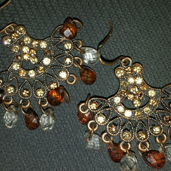 2 sets of Earrings - Picture 2 of 3