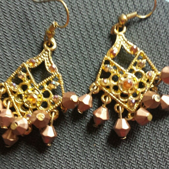 2 sets of Earrings - Picture 3 of 3