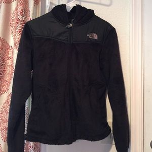 Black north face jacket