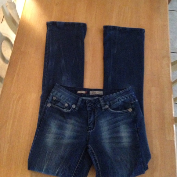 Jeans. Boot cut - Picture 1 of 3