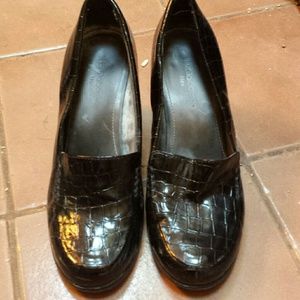Black patent heels