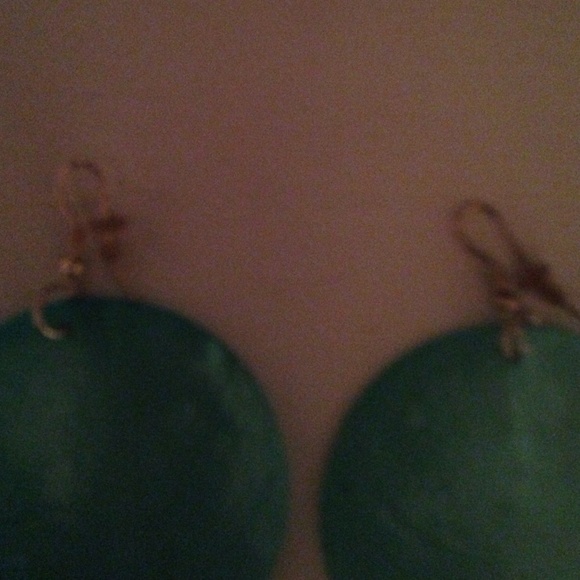 Shell earrings - Picture 2 of 2