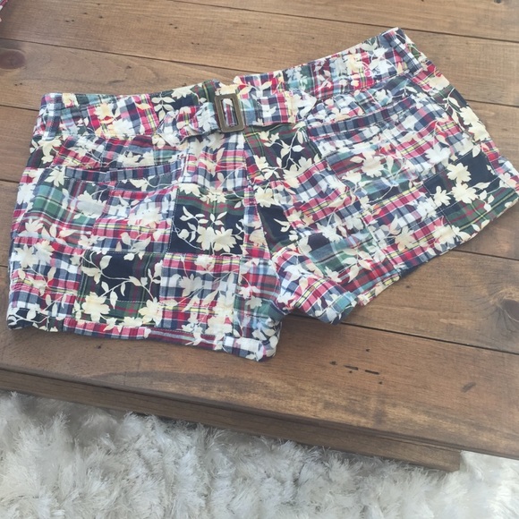 Floral plaid shorts! - Picture 2 of 4