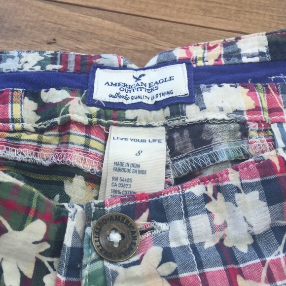 Floral plaid shorts! - Picture 3 of 4