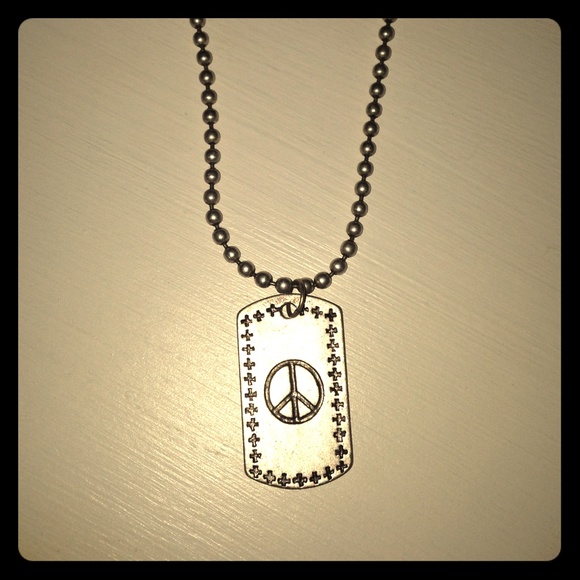 Peace sign necklace .✌️