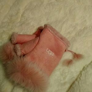 Soft pink 3/4 gloves