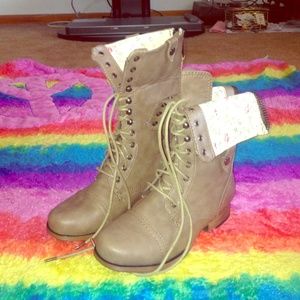 Combat boots . ❤️