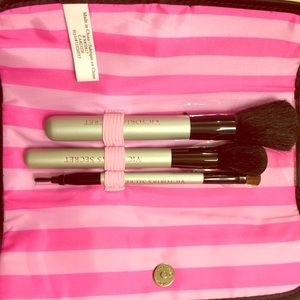 Victoria's Secret makeup brush kit