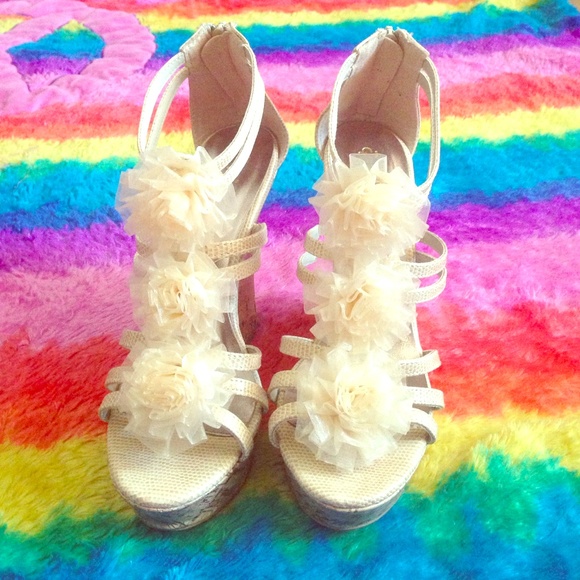 Amazing cute shoes ! ❤️