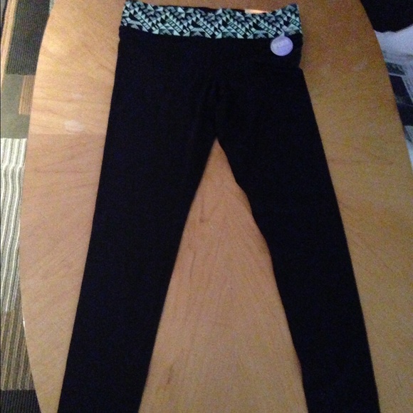 Reversible yoga leggings