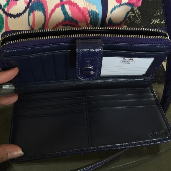 Authentic Coach Tote/Matching Wallet & Wristlet