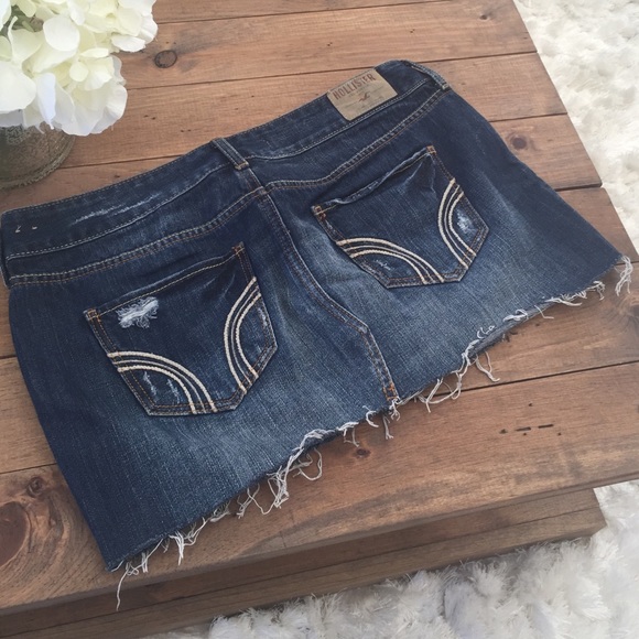 Destroyed mini denim skirt! - Picture 2 of 3