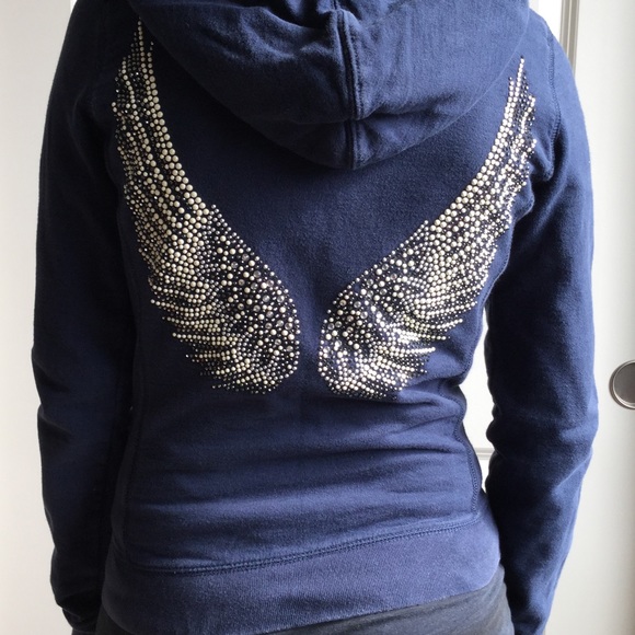 🎉HP🎉TWISTED HEART sweater SIZE  XS