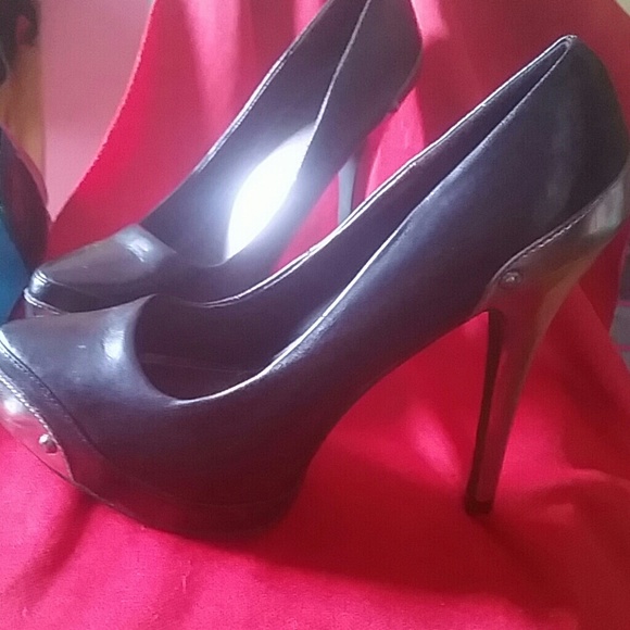 Black shoes size 7