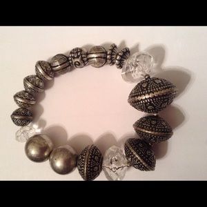 Cute bracelet! Stretches to fit most sizes.