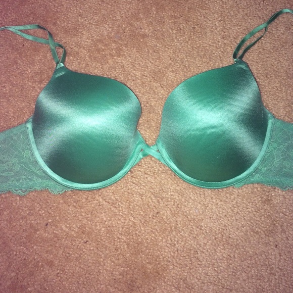 Aerie 36c bra in green w/lace back&light push up!