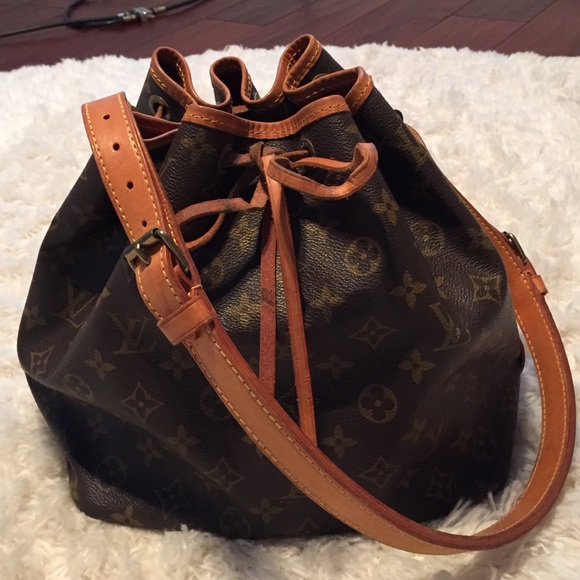 🎉🎉💯 authentic Louis Vuitton🎉🎉NO TRADES ‼️