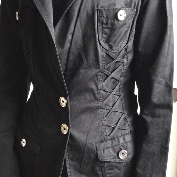 WHITE HOUSE BLACK MARKET jacket with a belt.Size 2