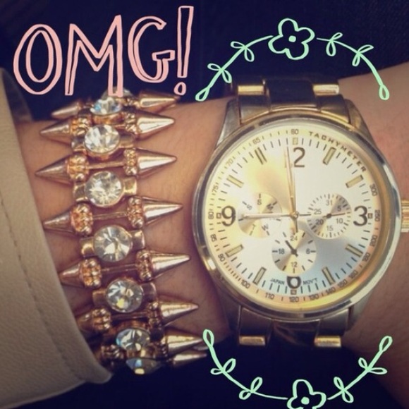 Large gold boyfriend watch