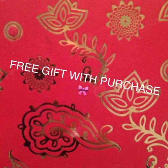 FREE GIFT WITH PURCHASE - Picture 1 of 1