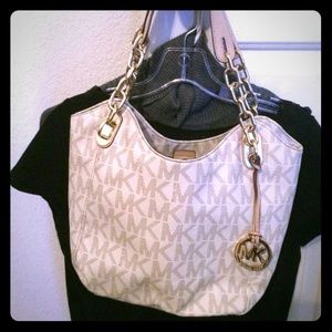 Michael Kors Lilly md handbag