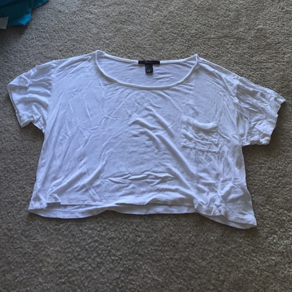 White loose crop top with pocket