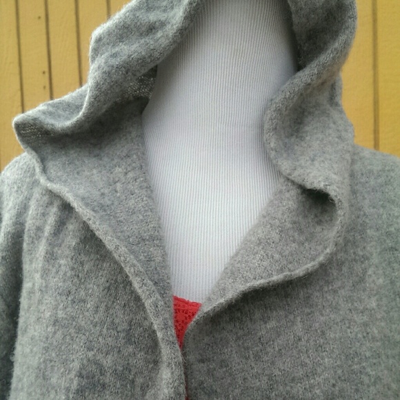 SOLD.   Cabi grey open front sway cardi hooded - Picture 3 of 4