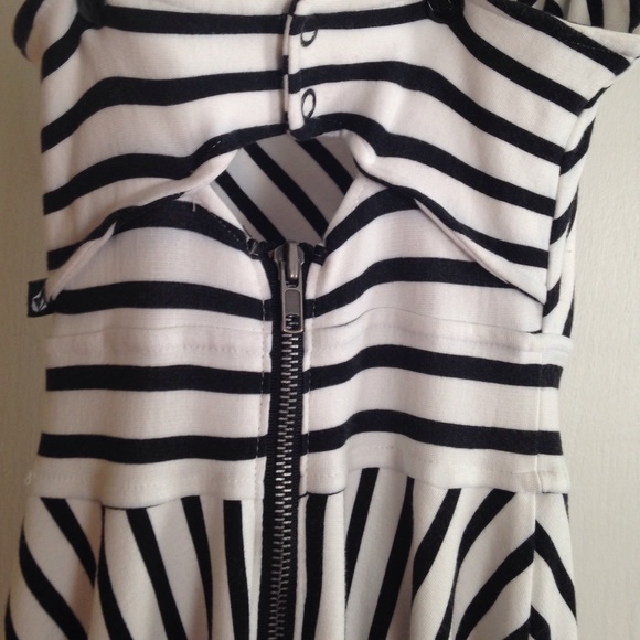 Volcom Skater Dress, worn once - Picture 2 of 4