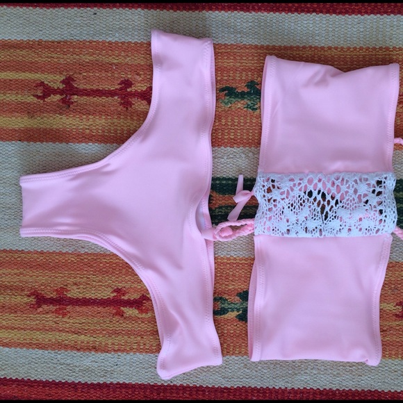 Bikini bottoms and top:) - Picture 1 of 2