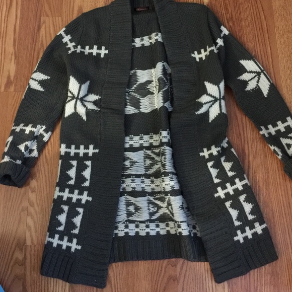 Grey wooly sweater