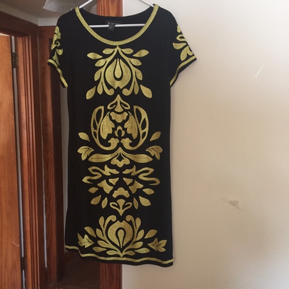 Black and yellow dress with great designs.