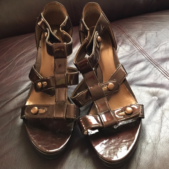 Beautiful brown shoes.