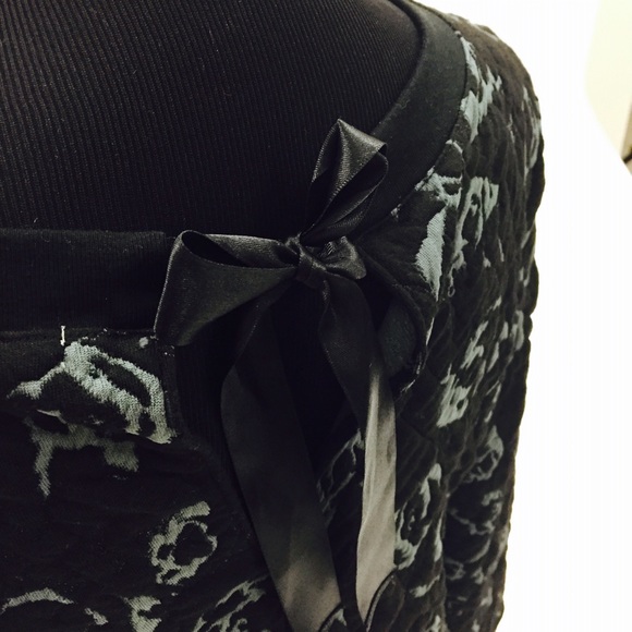 Sweater with ribbon back detail - Picture 3 of 3