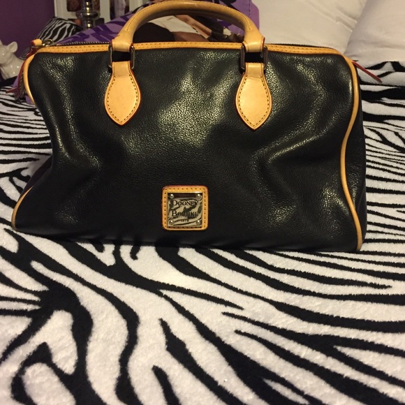 Dooney & bourke purse
