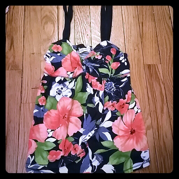Floral abercrombie and Fitch tank