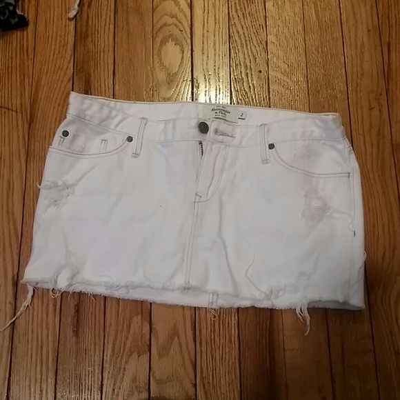 White abercrombie and Fitch mini skirt