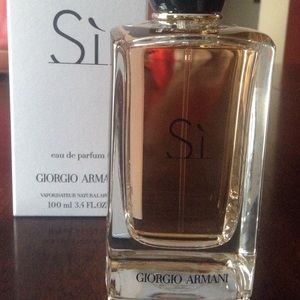 Sì by Giorgio Armani perfume