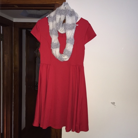 Great red dress  so many options to accessorize - Picture 1 of 1