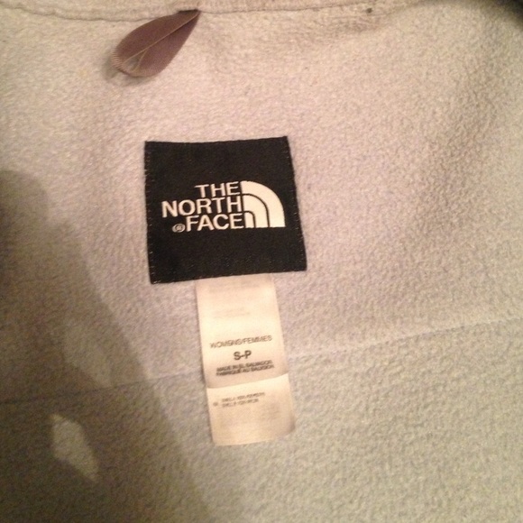 Woman's Small "The North Face" Fleece - Picture 2 of 3