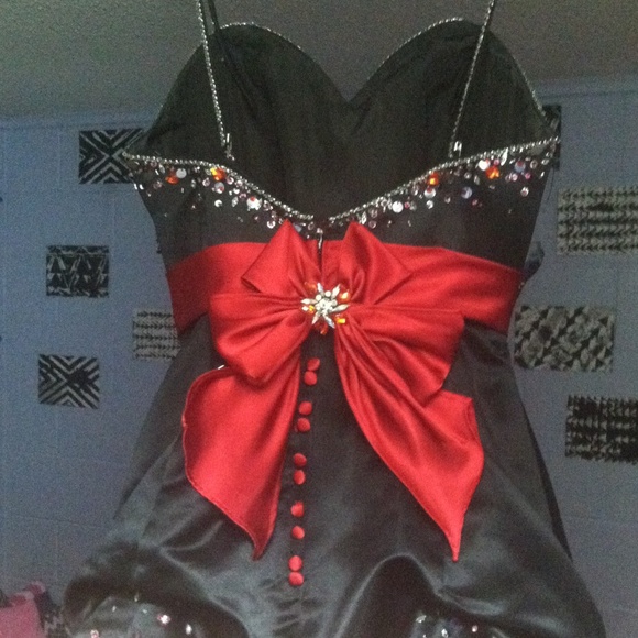 Black and Red Pickup Cinderella Ball Gown