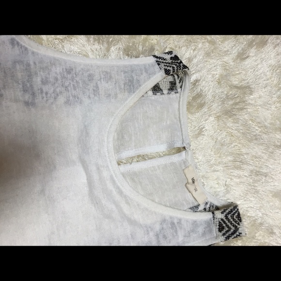 Cream top with Aztec print on the side - Picture 4 of 4