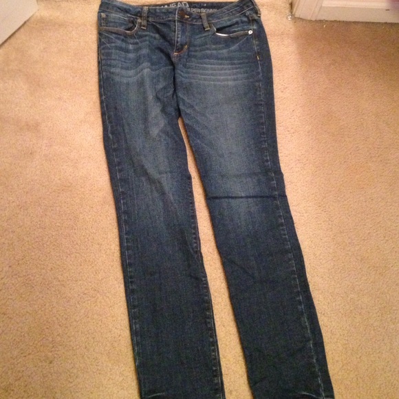 "Bullhead" skinny jeans lighter dark wash